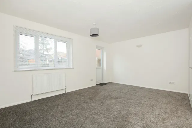 Photo 2 — Lowdell Close, Yiewsley, UB7
