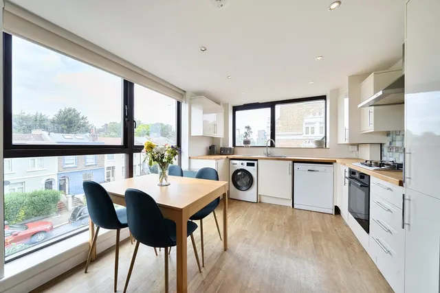 Photo 2 — Merton Road, Southfields, London, SW18