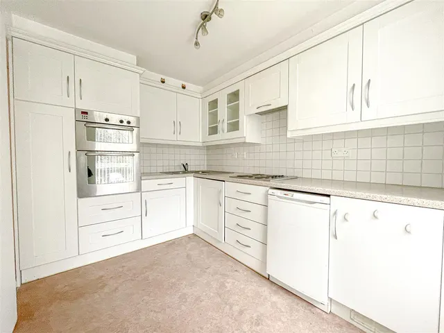 Knighton Road, Leicester, LE2, photo 2