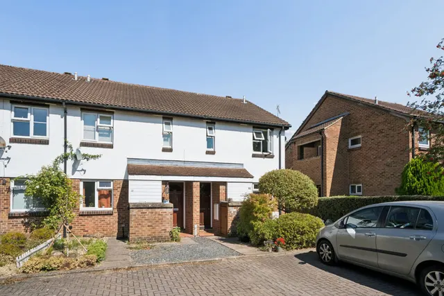 Bridgestone Drive, Bourne End SL8 5XG, photo 1
