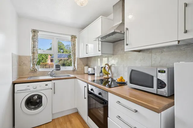 Photo 3 — Bridgestone Drive, Bourne End SL8 5XG