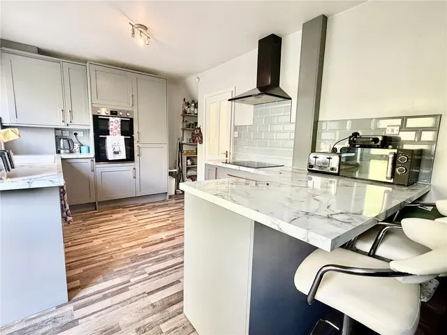 King Street, Heywood, OL10, photo 2