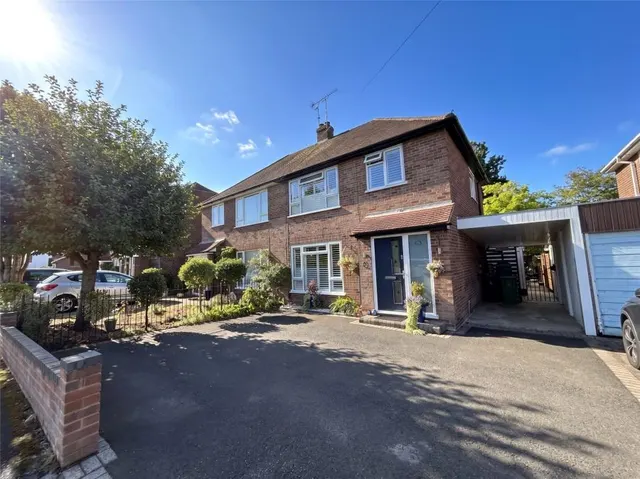 Farm Road, Frimley, GU16, photo 1