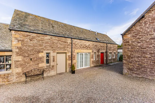 Collearn Stables High Street, Auchterarder, PH3, photo 1