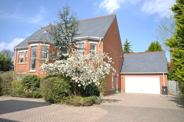 Virginia Water, Surrey, GU25 4TE, photo 1