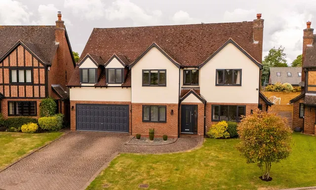 Vale Close, Lichfield, WS13 7LJ, photo 1