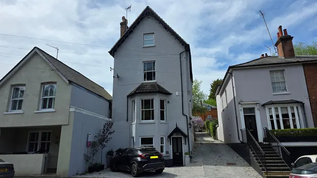 Horsham Road, Dorking, photo 1