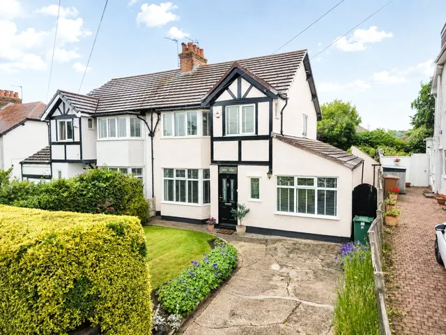 Berwyn Drive, Heswall, CH61, photo 1