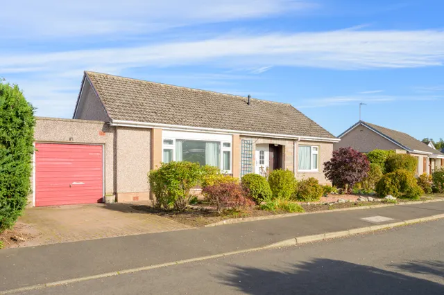 2 bedroom house, Oakdene Place, Scone, PH2