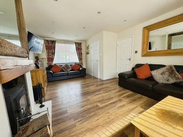 Whitley Bay, NE25, photo 2