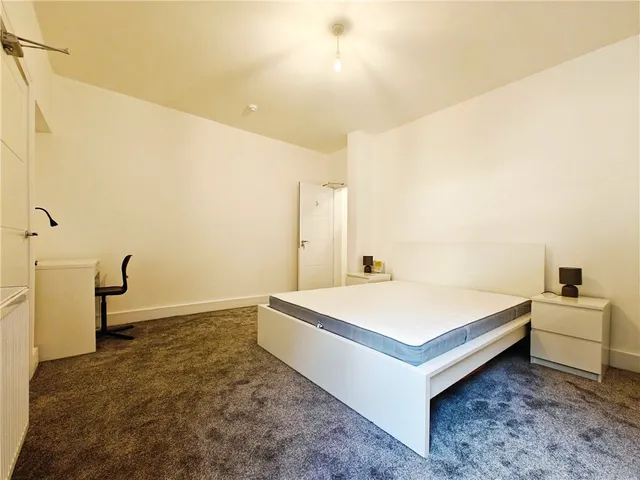 Victoria Road, Guildford, GU1, photo 1