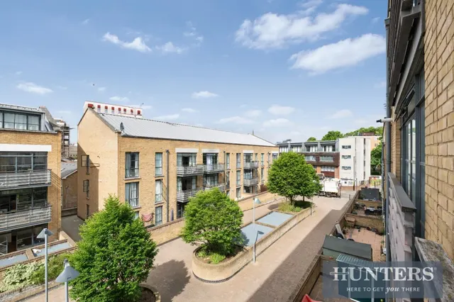 Town Meadow, Brentford, photo 1