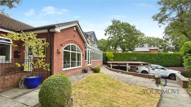 Blackshaw Lane, Royton, OL2, photo 1