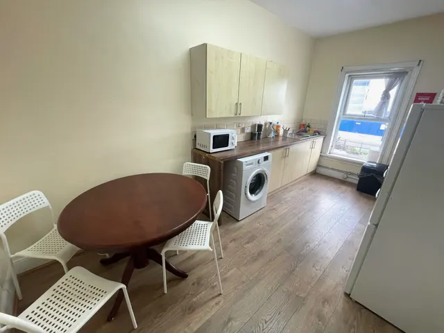 Bristol Road, Selly Oak, B29, photo 2