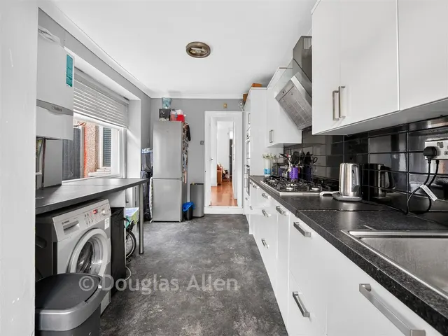 Edgar Road, Chadwell Heath, RM6, photo 3
