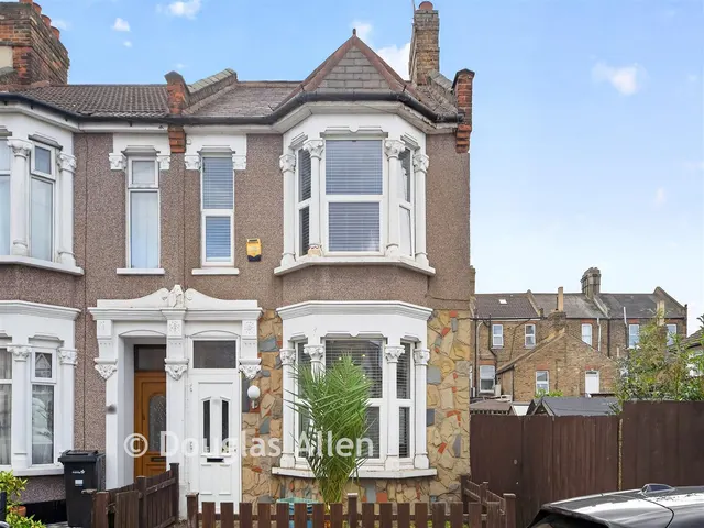 Edgar Road, Chadwell Heath, RM6, photo 1