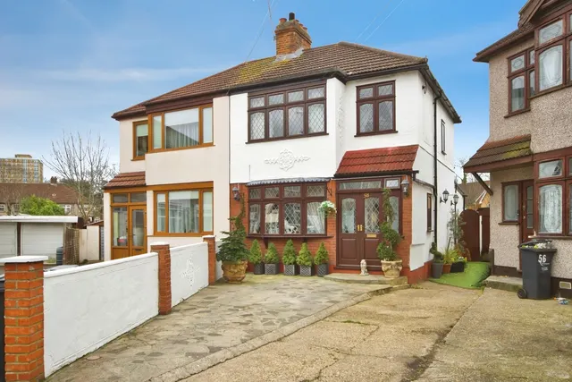 Hamden Crescent, Dagenham, RM10, photo 1