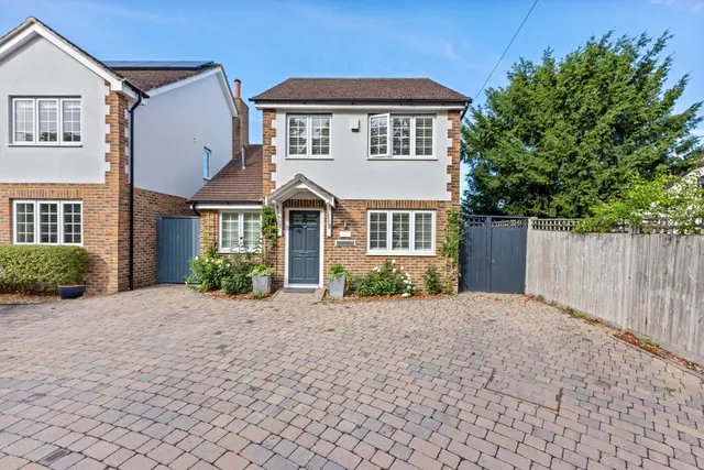 4 bedroom house — Glaziers Lane, Normandy, Guildford, GU3 2ED