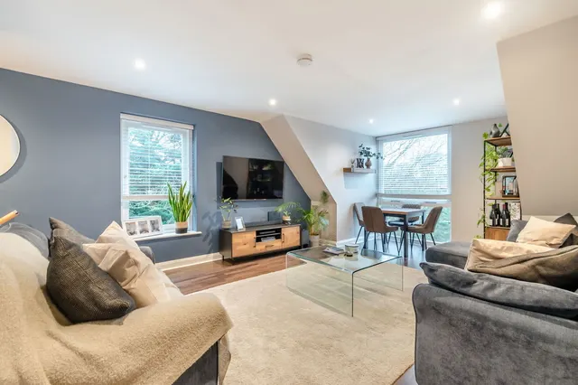 Uxbridge Road, Mill End, WD3, photo 1