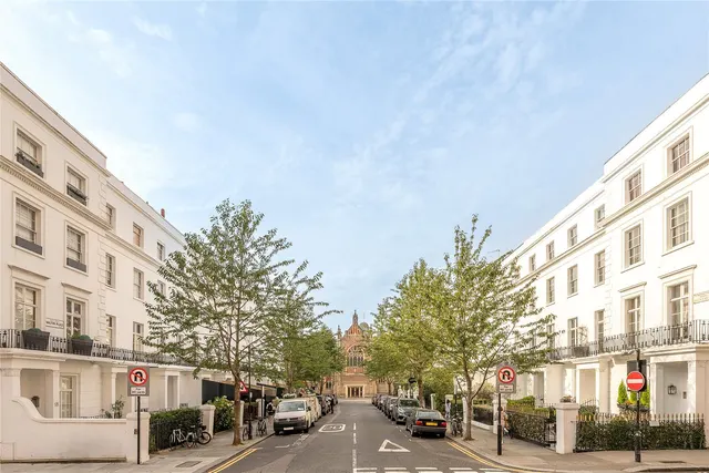 Photo 3 — Walton Place, London, SW3