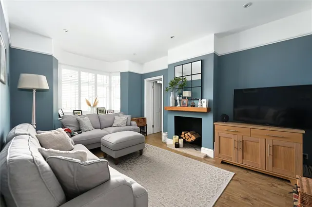Riverside Close, Staines, TW18, photo 3