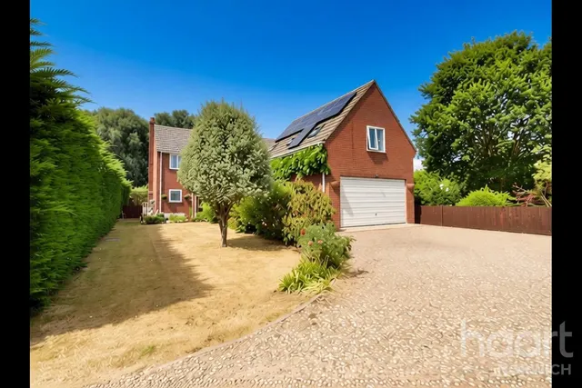 4 bedroom house, The Street, Sutton, NR12