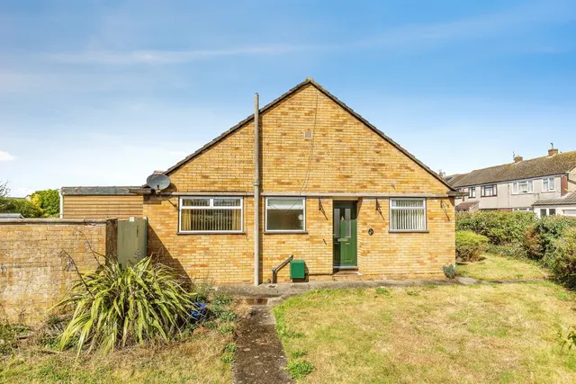 Westland Avenue, Oldland Common, Bristol, photo 1