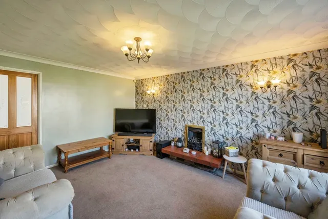 Photo 2 — Cantley Manor Avenue, Doncaster, South Yorkshire, DN4