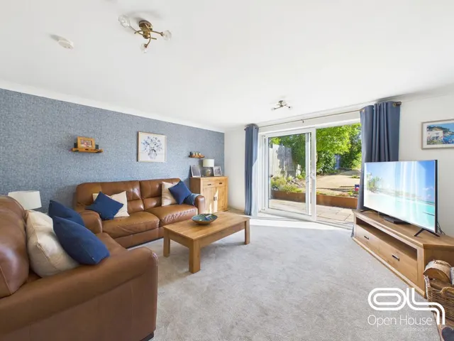 Heath Street, Hednesford, WS12, photo 2