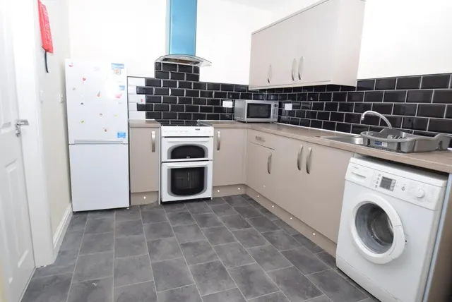 Regent Road, Hanley, ST1, photo 3