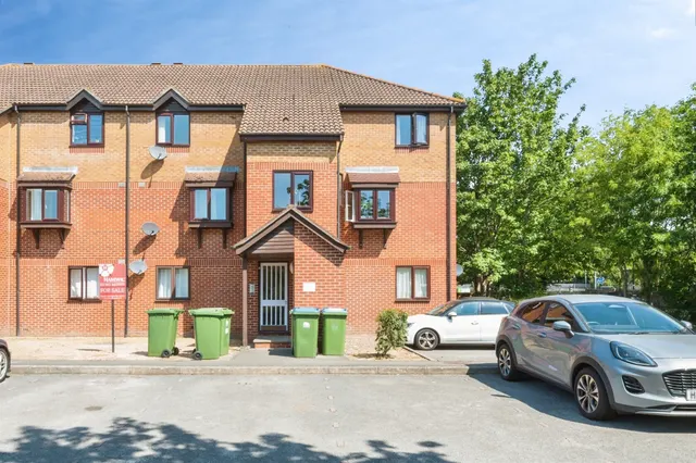 Brunel Road, Southampton, SO15, photo 1