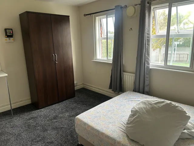 Marbury drive, bilston, WV14, photo 2