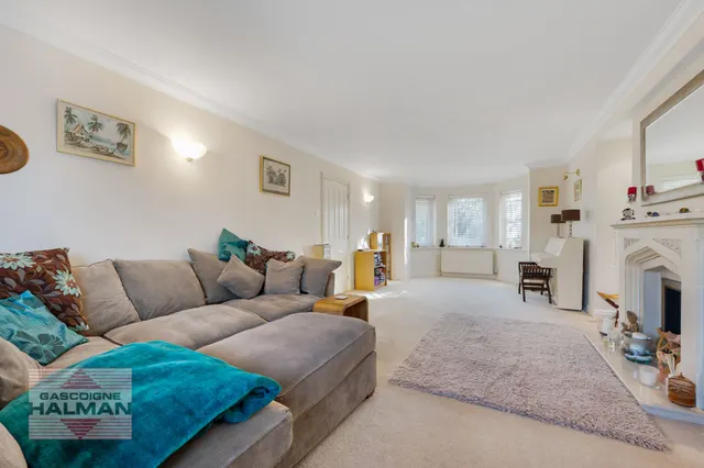 Wolverton Drive, Wilmslow, photo 2