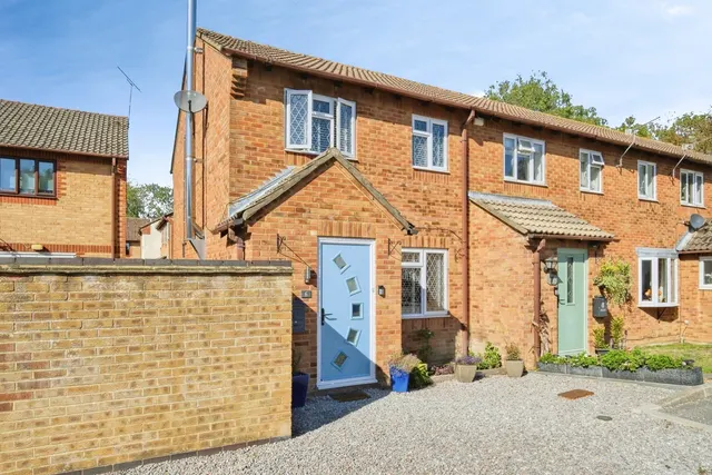 Pebble Court, Marchwood, SO40, photo 1