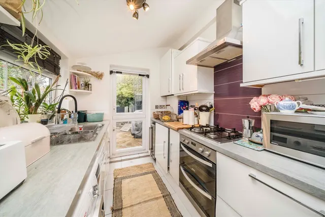 Railway Road, TW11, photo 3