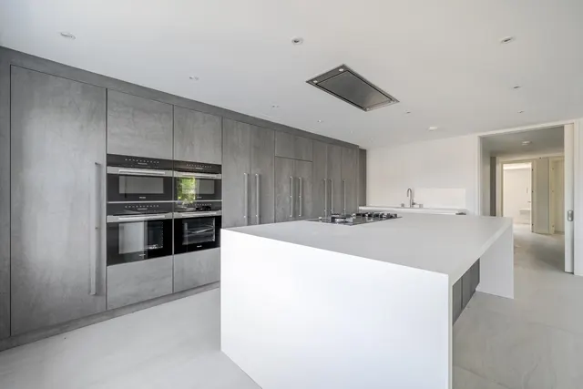 Photo 3 — River Road Maidenhead SL6