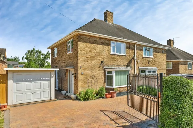 Bramber Grove, Clifton, Nottingham, NG11, photo 1