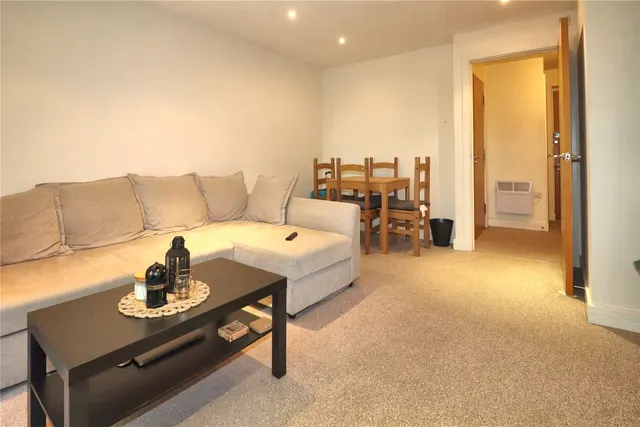 Victoria Way, Woking, GU21, photo 3