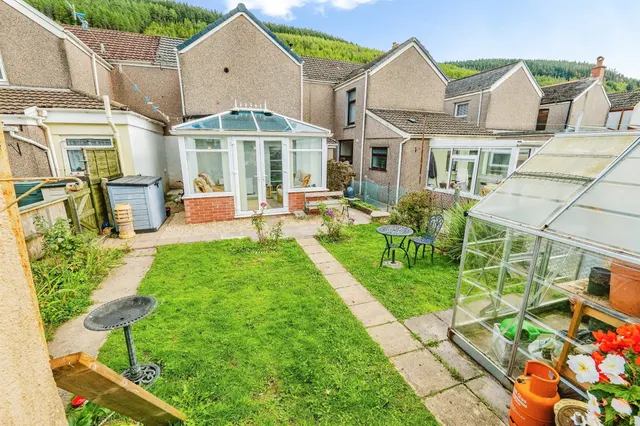 St. John Street, Bridgend, CF32, photo 2