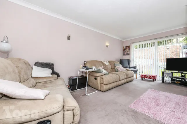 Downs Road, Istead Rise, DA13, photo 3
