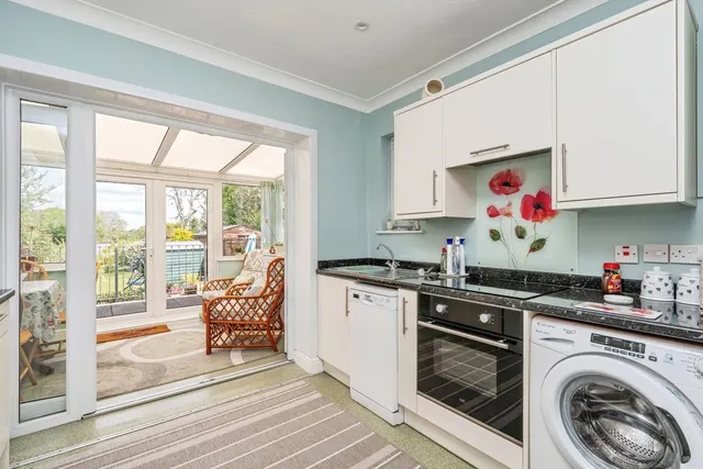 Frances Road, Waterlooville, PO7, photo 2