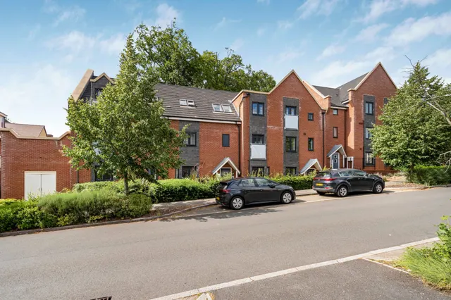 Kennedy Avenue, High Wycombe, HP11, photo 1