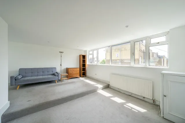 Photo 2 — Cologne Road, London, SW11