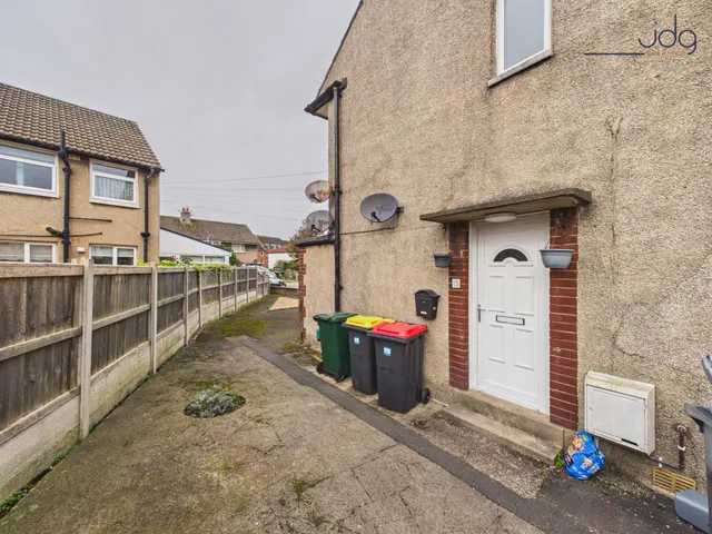 2 bedroom flat, Palmer Grove, Morecambe, LA4