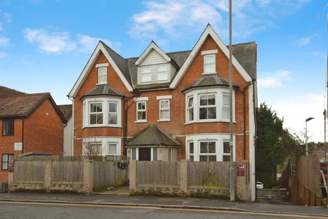 West Wycombe Road, High Wycombe, HP12, photo 1