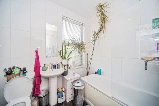 Millbrook Road East, Southampton, SO15, photo 2