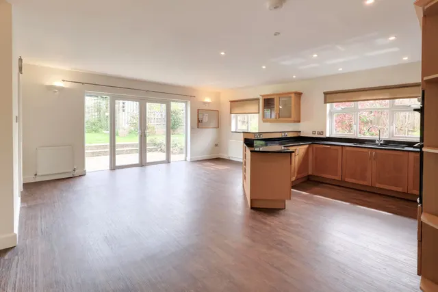 Photo 2 — Orchard Way, Croydon, Croydon, CR0 7NG