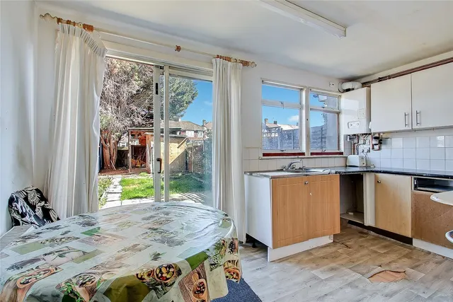 Hazelbank, Surbiton, KT5, photo 3