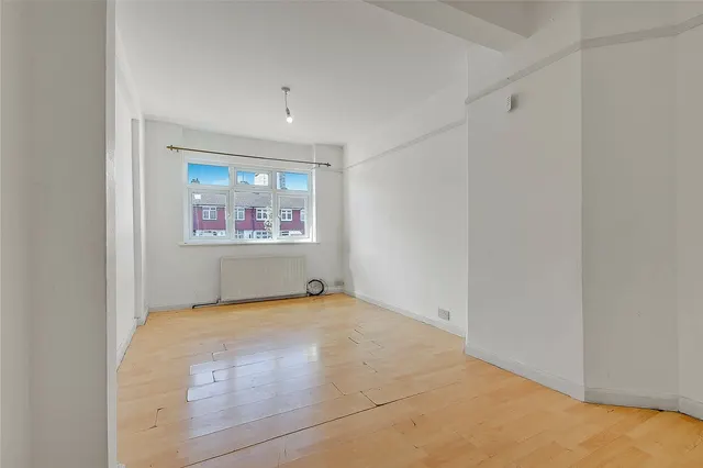 Hazelbank, Surbiton, KT5, photo 2