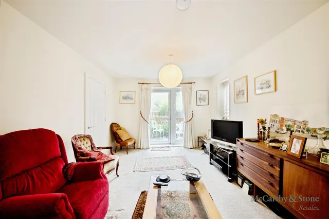 Westpole Avenue, Barnet, EN4, photo 1